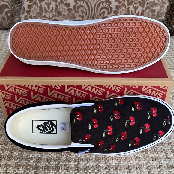 Vans Classic Slip On Cherries Black men’s - Picture 4 of 16